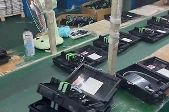L&iacute;nea de montaje 2 de cajas de distribuci&oacute;n de divisores de terminales FTTH