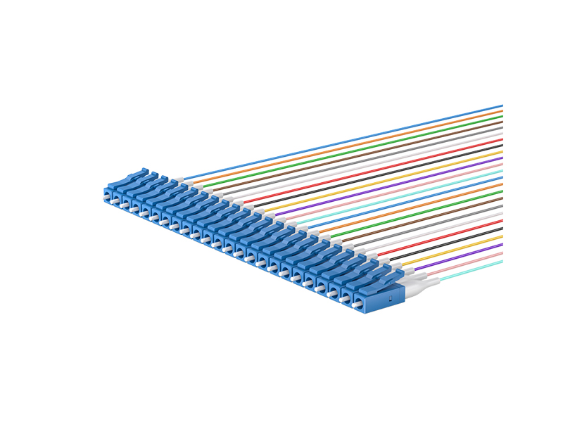 MPO/APC (macho) a LC/UPC SM (monomodo) Cables de conexi&oacute;n en abanico MPO/MTP de 24 n&uacute;cleos de 0,9 mm