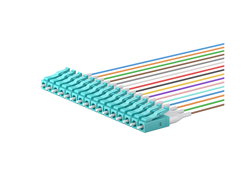 MPO/APC (macho) a LC/UPC OM3 12 n&uacute;cleos MPO/MTP Cables de conexi&oacute;n en abanico de 0,9 mm