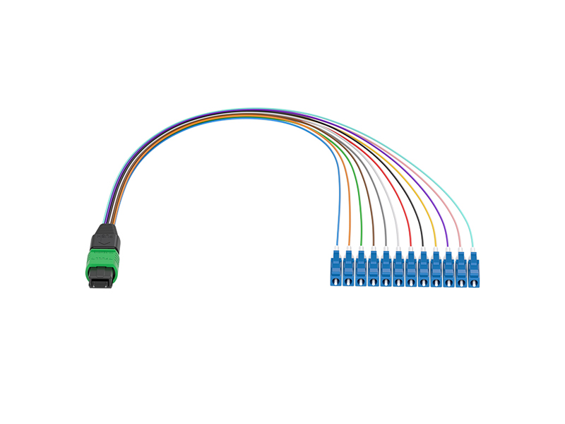 MPO/APC (macho) a LC/UPC SM (modo &uacute;nico) Cables de conexi&oacute;n en abanico MPO/MTP de 12 n&uacute;cleos de 0,9 mm