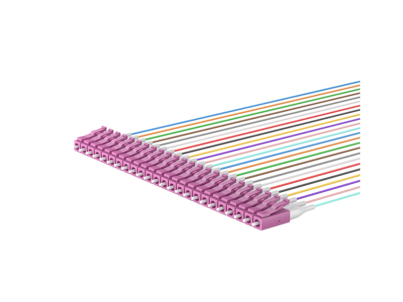 MPO/APC (macho) a LC/UPC OM4 24 n&uacute;cleos MPO/MTP Cables de conexi&oacute;n en abanico de 0,9 mm