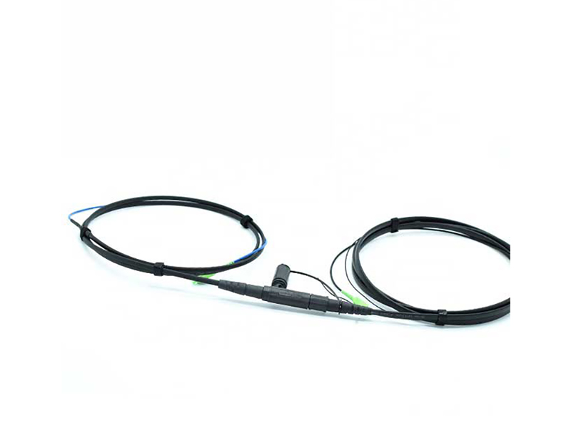 Conector H SCAPC de entrada Recept&aacute;culo de l&iacute;nea Optitap hembra a SCAPC con cable plano de 4,5 x 8,1 mm.